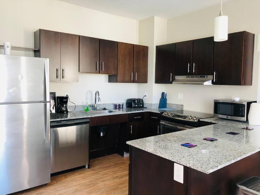 קולומבוס King Size Studio In Heart Of Downtown מראה חיצוני תמונה