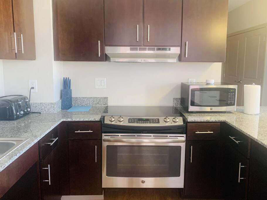 קולומבוס King Size Studio In Heart Of Downtown מראה חיצוני תמונה